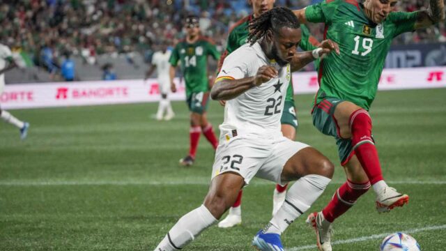 Liverpool sa snaží oživiť záujem o Antoina Semenya Liverpool sa snaží oživiť záujem o Antoina Semenya