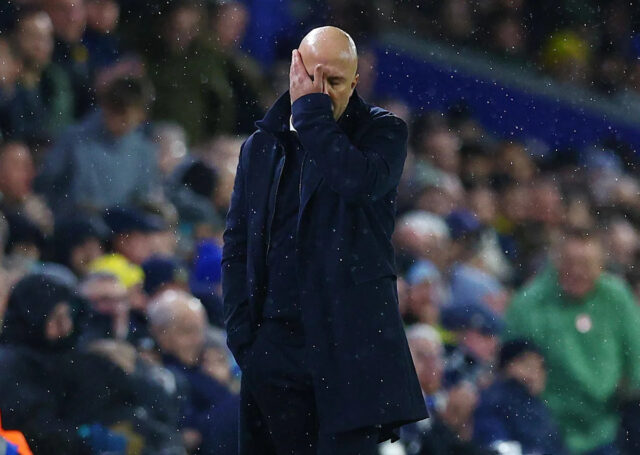 Liverpool sa vzdáva dvojgólového vedenia pri remíze v Leeds Utd Liverpool sa vzdáva dvojgólového vedenia pri remíze v Leeds Utd