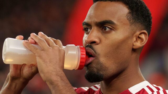 Liverpoolský podvod odhalený Carragherom a Slotom „zúfalstvom“ o 53 miliónov libier hviezdy Realu Madrid
