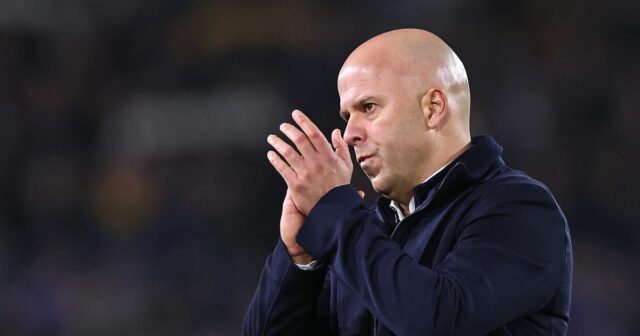 Liverpoolu povedal, aby urobil rozhodnutie o prestupe v prípade podpaľovaného Arne Slot