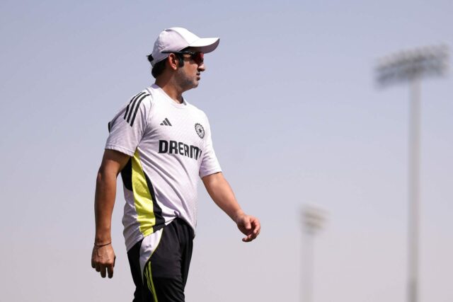 "Ľudia skáču na Gautama Gambhira bez dôvodu"
