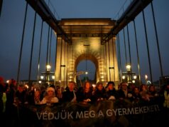 Maďarskí demonštranti požadujú odstúpenie premiéra Viktora Orbána pre škandály so zneužívaním detí | Správy o protestoch Maďarskí demonštranti požadujú odstúpenie premiéra Viktora Orbána pre škandály so zneužívaním detí | Správy o protestoch