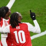Noni Madueke a Eberechi Eze sú obaja v hre o Arsenal proti Brentfordu