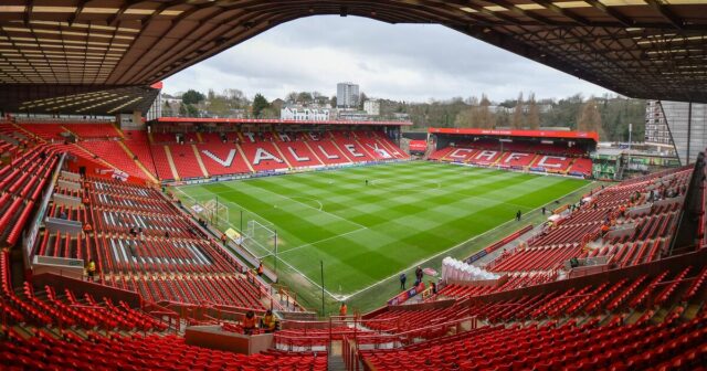 Majstrovský zápas prerušený z dôvodu lekárskej pohotovosti, keď hráči odišli Majstrovský zápas prerušený z dôvodu lekárskej pohotovosti, keď hráči odišli z ihriska | Futbal | Šport