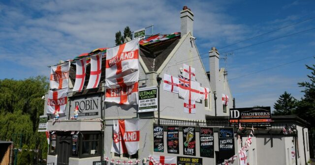 Majstrovstvá sveta 2026: Krčmy zostanú otvorené do 1:00 na turnaj, Anglické krčmy sa budú môcť otvoriť neskôr počas majstrovstiev sveta.