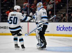 Mamut, tvárou v tvár Flames, sa pokúša zlomiť aj na výlete NHL: Utah Mammoth v Anaheim Ducks