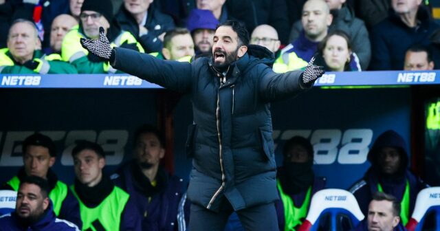 Man Utd povedal, že zásah VAR bol „chybou“ po veľkej Ruben Amorim kričí na postrannej čiare.