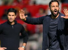 Man Utd „krúži ako žraloky“ pre „nemysliteľný“ prestup Arsenalu, pretože Gunners „potrebujú predať cenného hráča“ Man Utd „krúži ako žraloky“ pre „nemysliteľný“ prestup Arsenalu, pretože Gunners „potrebujú predať cenného hráča“