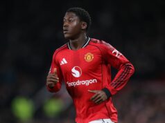 Man Utd „urobil dvojité rozhodnutie o prestupe“, čo priamo ovplyvnil Kobbie Mainoo Kobbie Mainoo z Manchestru United