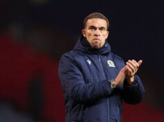 Manažér po najnovšej kontroverzii spustil úžasný útok na rozhodcov – „Už toho bolo dosť“ Valerien Ismael kráča po ihrisku.