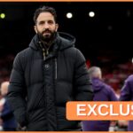 Manchester United chce v januári doplniť stred poľa napriek väzbám na obrancov