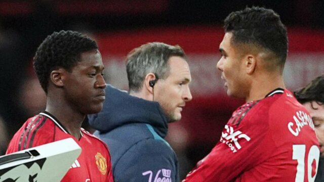 Manchester United potrebuje zmenu prestupovej politiky, pretože Garnacho podporuje návrh Manchester United potrebuje zmenu prestupovej politiky, pretože Garnacho podporuje návrh „FREE KOBBIE MAINOO“.
