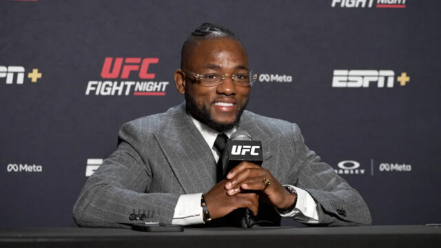 Manel Kape vidí, ako knokautuje Joshuu Vana: „Už sa bojí“ Download app from appStore