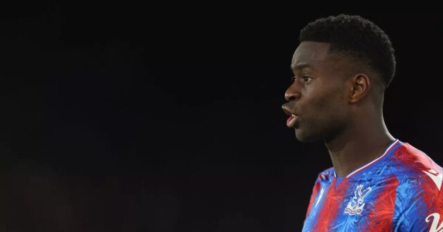 Marc Guehi počas zápasu Premier League medzi Crystal Palace FC a Nottingham Forest FC v Selhurst Parku. 