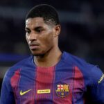 Hlavný tréner Barcelony Hansi Flick dáva pokyny ľavému krídelníkovi Barcelony a Anglicka Marcusovi Rashfordovi počas zápasu La Liga EA Sports medzi Realom Oviedo a FC Barcelona v Carlos Tartiere 25. septembra 2025 v španielskom Oviede. (Foto: Jose Breton/Pics Action/NurPhoto cez Getty Images)