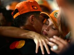 Margarida Corceiro zdieľa fotku s Landom Norrisom deň po tom, čo jazdec spečatil prvenstvo Majster sveta jazdcov F1 z roku 2025 Lando Norris bozkáva Maguiho Corceira. Zdroj: Getty