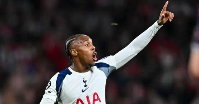 Mathys Tel menuje bývalú hviezdu Tottenhamu, ktorá mi „vždy píše Mathys Tel v akcii počas zápasu Ligy majstrov medzi Tottenhamom Hotspur a Slaviou Praha