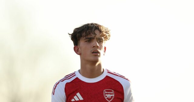 Max Dowman odišiel v limbu Arsenalu kvôli pravidlám UEFA a Max Dowman počas zápasu UEFA Youth League medzi Arsenal FC a FC Bayern Mníchov
