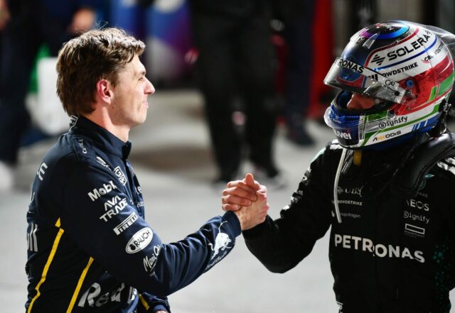 Max Verstappen prinútil Red Bull, aby sa verejne ospravedlnil Kimimu Andrea Kimi Antonelli z Mercedesu a Toto Wolff na mestskom okruhu v Baku. Zdroj: Getty