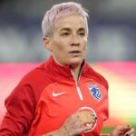 Megan Rapinoe sa vysmieva sloganu USMNT World Cup