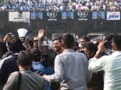 Messiho návšteva v Indii: Skutočná láska stratená v dystopickom oportunizme lightbox-info