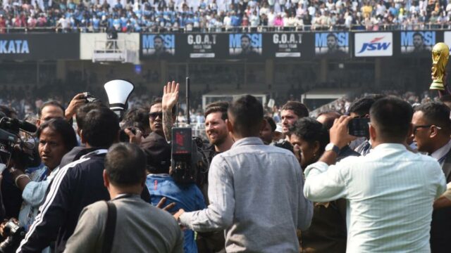 Messiho návšteva v Indii: Skutočná láska stratená v dystopickom oportunizme lightbox-info