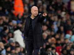 Michael Owen označil výkon troch hráčov Liverpoolu za „šokujúci“ po tom, čo urobili proti Leedsu United Download app from appStore