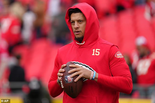 Michael Strahan šokuje predpoveď Patricka Mahomesa, ktorá opustí NFL v Patrickovi Mahomesovi hrozí, že po prvý raz v kariére NFL vypadne v play-off