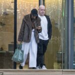 Michaela van Gerwena videli v utorok opúšťať svoj hotel Ally Pally