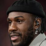 Michail Antonio pracujúci pre TNT Sports počas zápasu MD3 fázy UEFA Európskej ligy 2025/26 medzi Nottingham Forest FC a FC Porto.