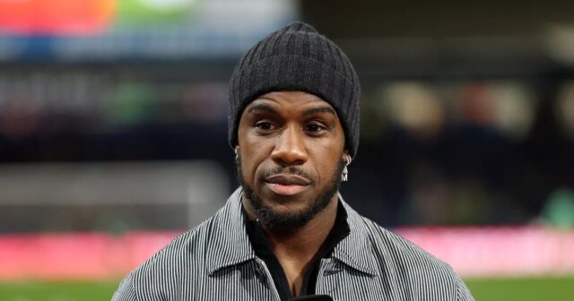 Michail Antonio sa po zotavení z hororovej havárie uzatvára do Michail Antonio pracujúci pre TNT Sports ako učenec pred zápasom prvého kola Emirates FA Cup medzi Luton Town a Forest Green Rovers.