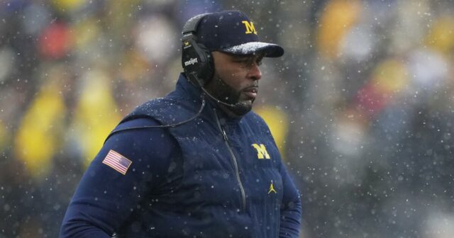 Michigan prepustil Sherrone Moore pre údajný „nevhodný vzťah“
