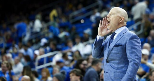 Mick Cronin z UCLA dostal toto leto nový päťročný kontrakt
