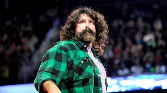 Mick Foley bol po svojom nedávnom odchode z WWE spozorovaný Mick Foley bol po svojom nedávnom odchode z WWE spozorovaný s viacerými menami AEW