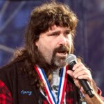 Mick Foley z WWE opustí spoločnosť kvôli väzbám na Trumpa