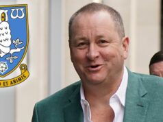Mike Ashley za jednou z troch zostávajúcich ponúk v pretekoch o prevzatie Sheffield Wednesday Mike Ashley v roku 2024