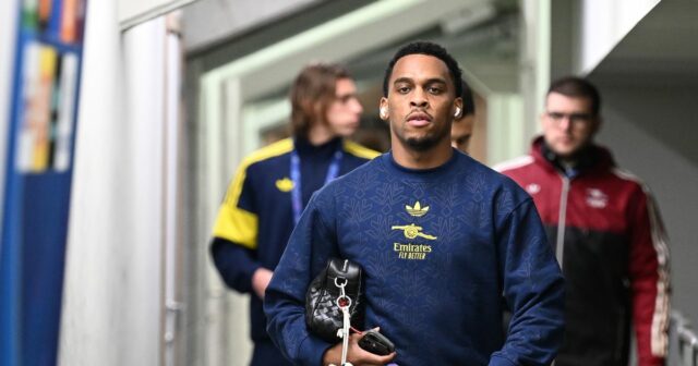 Mikel Arteta dáva novú trojslovnú odpoveď na zranenie Jurriena Timbera, Jurrien Timber cestoval do Brugg, ale nemohol hrať za Arsenal