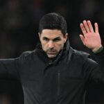 Manažér Arsenalu Mikel Arteta počas štvrťfinálového zápasu Carabao Cupu medzi Arsenalom a Crystal Palace na Emirates Stadium 23. decembra 2025 v Londýne v Anglicku.