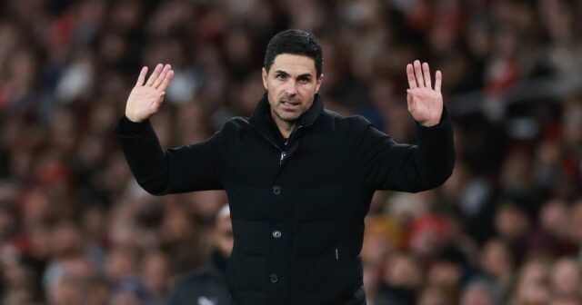 Mikel Arteta už má v Arsenale za Aston Villu ideálnu Mikel Arteta manažér / hlavný tréner Arsenalu počas zápasu Premier League medzi Arsenalom a Brentfordom na Emirates Stadium 3. decembra 2025 v Londýne, Anglicko