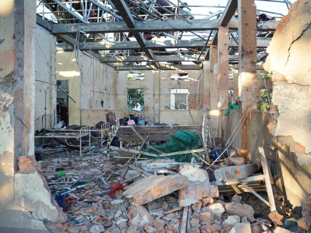 Mjanmarská armáda tvrdí, že ozbrojené skupiny použili pri bombardovaní nemocnicu Mjanmarská armáda tvrdí, že ozbrojené skupiny použili pri bombardovaní nemocnicu a zabili desiatky ľudí | Správy o konflikte