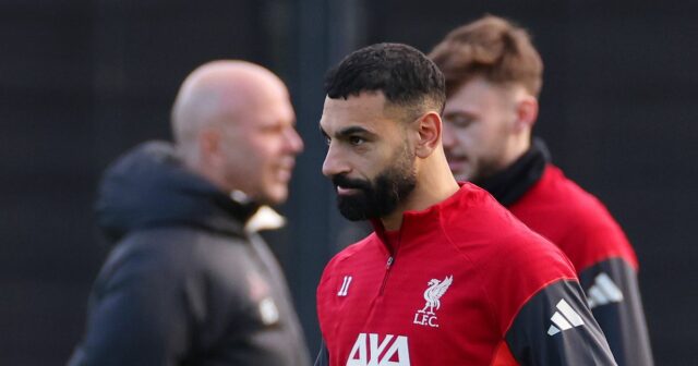 "Mo Salah sa správa ako malé dieťa - nečakajte sochu Posledné tri zápasy bol na lavičke