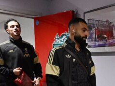 Mohamed Salah v centre divokej hádky, keď hviezda Sky Sports kričí „nie, nie, nie!“ Mohamed Salah prichádza na Anfield