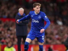 „Musel som opustiť Man Utd, pretože som uviazol v bahne – ale teraz som sa mohol vrátiť.“ MANCHESTER, ANGLICKO - 24. NOVEMBRA: James Garner z Evertonu počas zápasu Premier League medzi Manchestrom United a Evertonom na Old Trafford 24. novembra 2025 v anglickom Manchestri. (Foto: Marc Atkins/Getty Images)