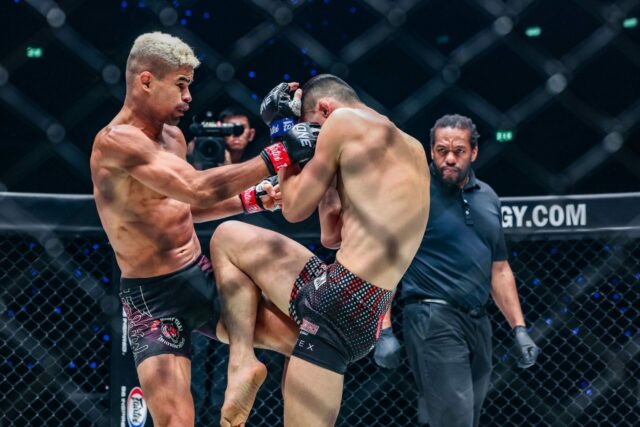 "Museli ste zostať jeden pred druhým a len búchať" "Museli ste zostať jeden pred druhým a len búchať"