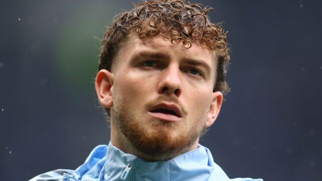 Mužovi z Liverpoolu povedali, aby „riskoval“, pretože podpis Evertonu je Mužovi z Liverpoolu povedali, aby „riskoval“, pretože podpis Evertonu je pre neho „návrh“.