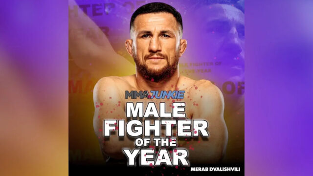 Mužský bojovník roka 2025 Junkie v MMA: Merab Dvalishvili INGLEWOOD, KALIFORNIA – 18. JANUÁRA: Merab Dvalishvili z Gruzínska reaguje na konci svojho zápasu o titul v bantamovej váhe proti Umarovi Nurmagomedovovi z Ruska počas UFC 311 v Intuit Dome 18. januára 2025 v Inglewoode v Kalifornii. (Foto: Harry How/Getty Images)