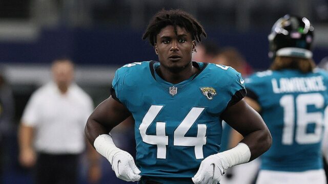 Myles Jack vypadol z okna druhého poschodia pred zatknutím pre Myles Jack vypadol z okna druhého poschodia pred zatknutím pre obvinenie zo zbrane: polícia