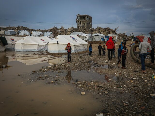 NAŽIVO: Silné dažde, záplavy, keď búrka Byron bije vojnou zničenú NAŽIVO: Silné dažde, záplavy, keď búrka Byron bije vojnou zničenú Gazu | Správy z Gazy