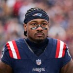 Prijímač New England Patriots Stefon Diggs čelí obvineniam zo zločinu uškrtenia alebo udusenia a priestupkového napadnutia a ublíženia na zdraví po údajnom incidente z 2. decembra.
