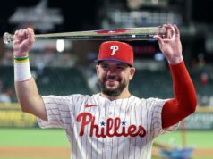 „Načítavanie jadrových zbraní na októbrovú sériu“ – Fanúšikovia reagujú na Kylea Schwarbera, ktorý podpísal zmluvu s Phillies v hodnote 150 miliónov dolárov logo pochodového šialenstva